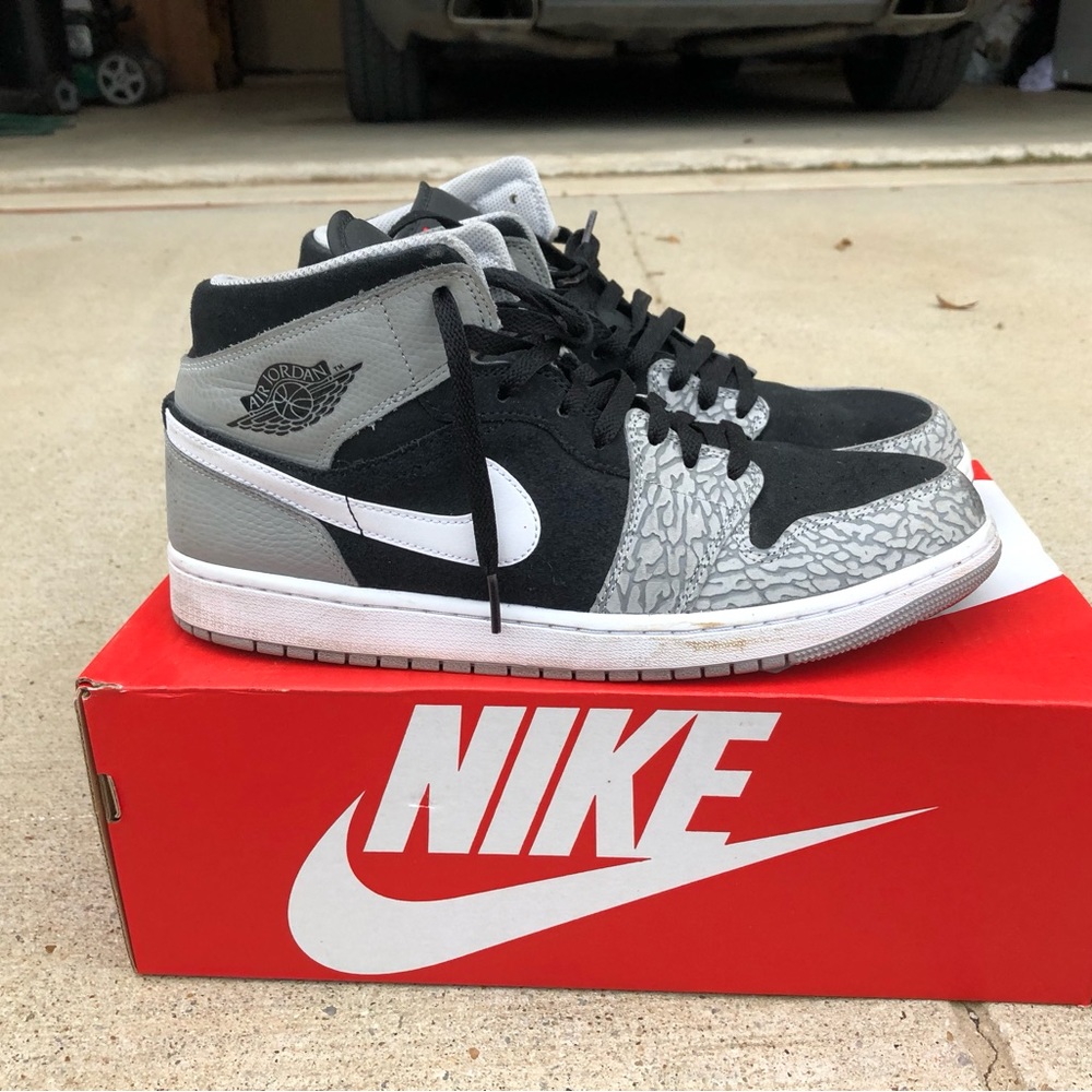 Worn Jordan 1 Mid SE Elephant Print Size:11.5 (can be cleaned)